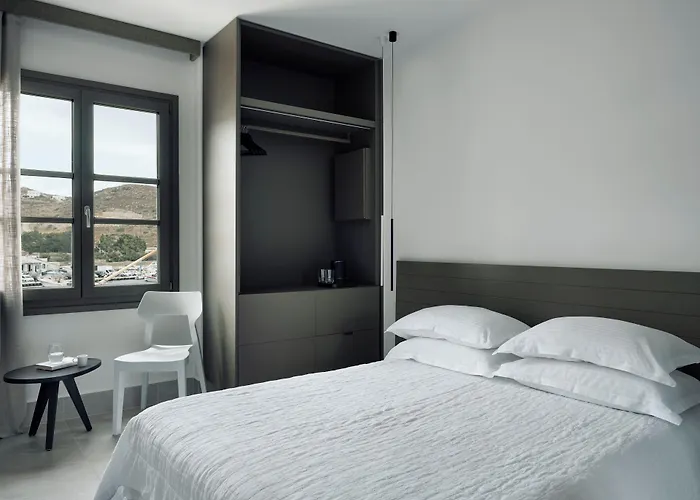 Acteon 2* Chora (Ios)