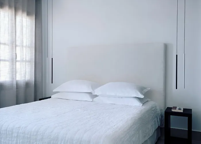 Acteon 2* Chora (Ios)